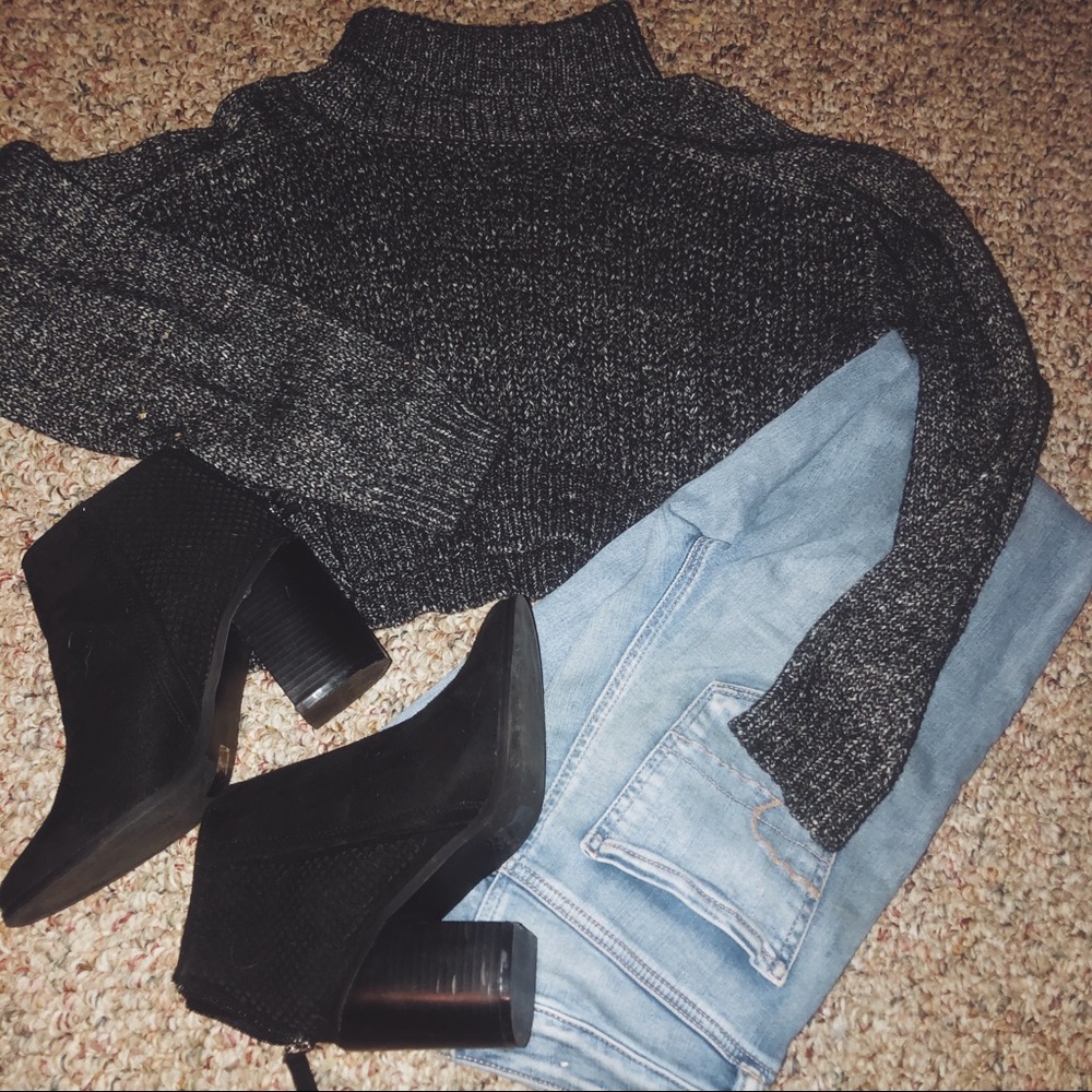 Zara cropped turtleneck sweater!